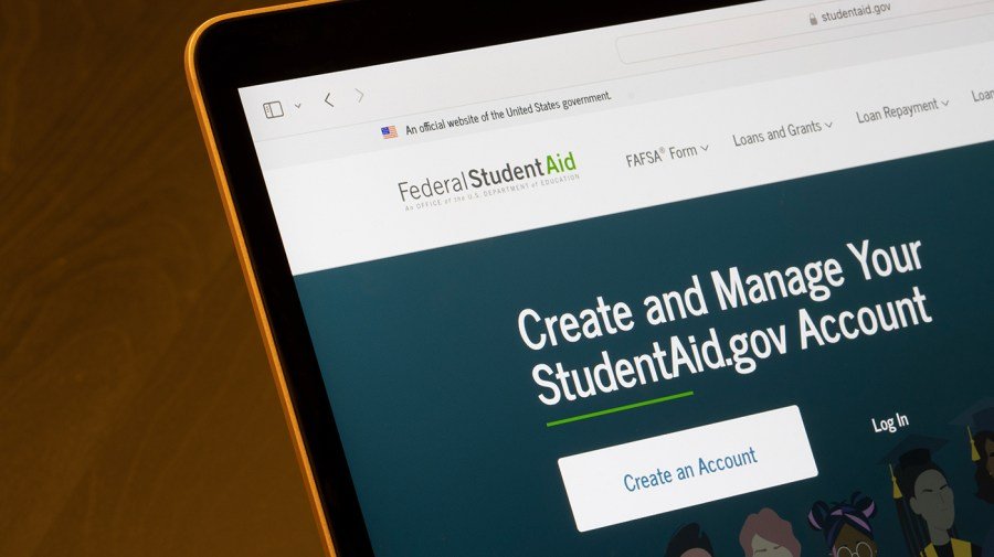 يمكن تحديد نموذج FAFSA ، الذي تم إصداره قبل الإغلاق ، في موسم “الرقم القياسي”.